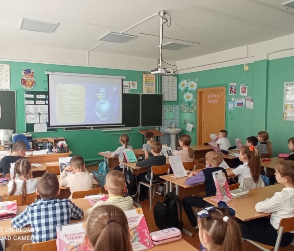 12 апреля в школе прошли классные часы, викторины, беседы, посвящённые Дню Космонавтики.