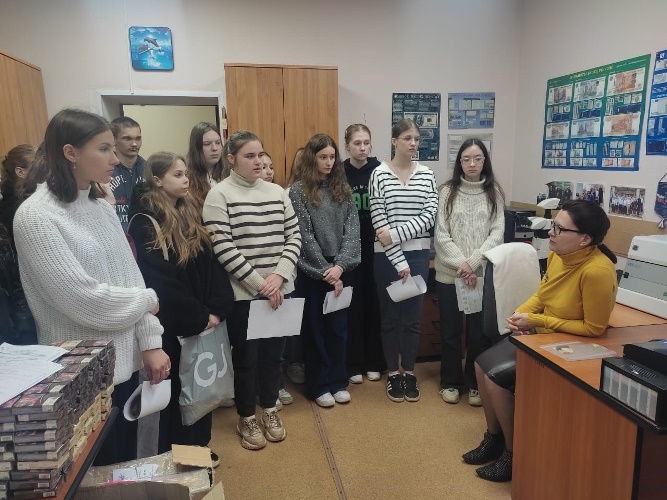 Сегодня учащиеся 10 и 11 классов посетили Экспертно-криминалистический центр УМВД г. Калуги.
